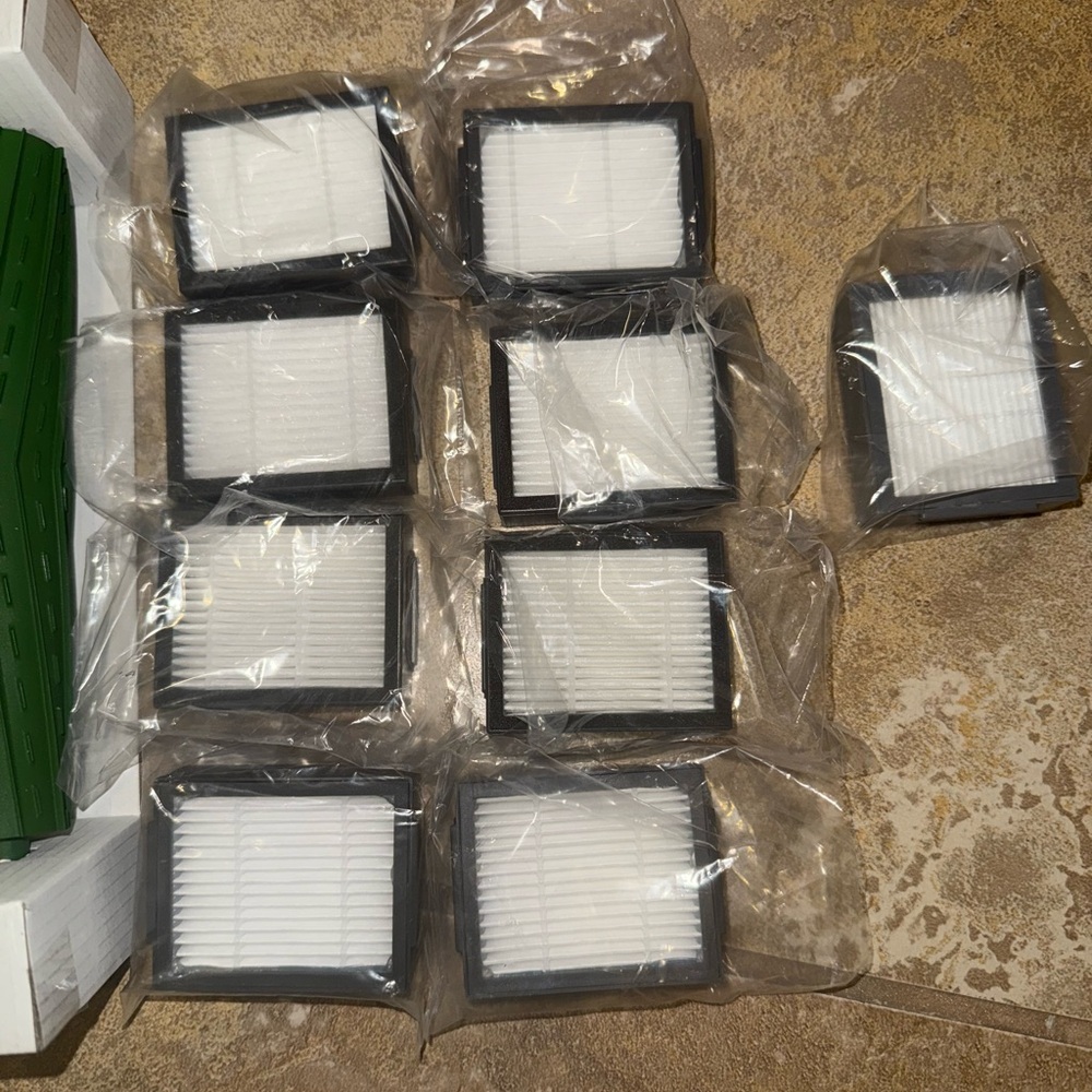 Roomba 12 Filters, 3 Sweeping Brushes & 1 set rubber Brushes for e, i & j Series - Picture 3 of 10